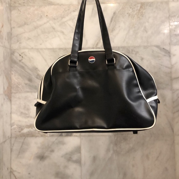 Rare Reebok x Pepsi duffle bag. - Picture 2 of 5